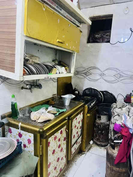 بيت للبيع  بسعر مناسب
دار للبيع ٥٠م على ساحه 
السعر  ٤٥
العنوان حي النداء  بصف شارع جامعه الكفيل يم صيدليه عمار رشاد 

يحتوي علي غرفه ..مطبخ ..صاله...
سقف عكاده
للتواصل ***********
