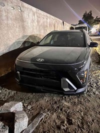 هواندي كونا موديل 2024 مبدل بيها بنيد فقط حادثها حلو مواصفاتها المعروف...