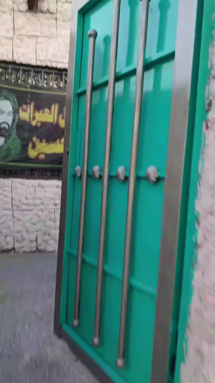 بيت للبيع مساحه 100م مربع 
العنوان كوفه حي الصدر الثالث 
الفرع مقابل اسواق الصدرين الاستفسار على الرقم  ***********
