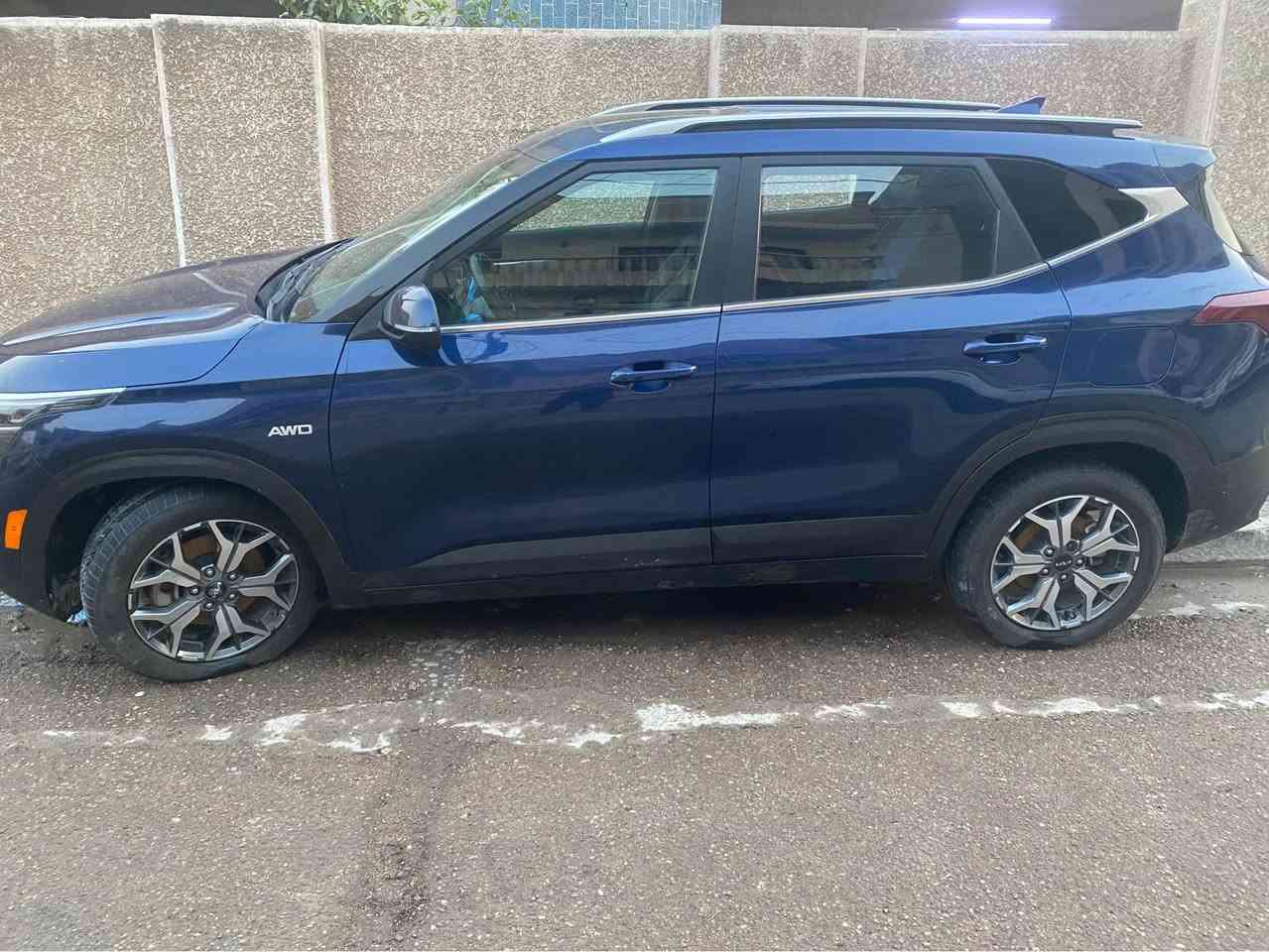 السلام عليكم شباب عندي كيا سليتوز 2022 EX وارد امريكي حادثها تاير وبالعراق صار بيها حادث جاملغ وشوية من البنيد السيارة فول مواصفات سلايت روف وبصمة وتشغيل عن بعد وقطعتين تبريد وبك لايت لد
وكشن كهرباء وكامرة خلفية دوارة وشاشة كبيرة كار بلي وتخم تاير جديد وهزة جديدة والسيارة محرك 2000 دوش والسيارة ماشية 29 الف ميل ورايدها ب 148$ وللاستفسار اكثر الاتصال على *********** بغداد, العراق
