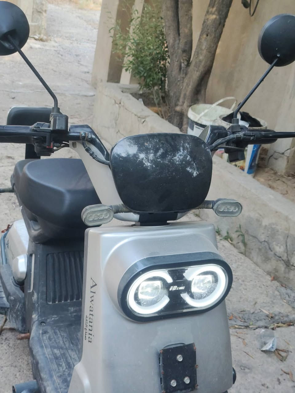 سلام عليكم 
دراجه شحن للبيع

خمس بطاريات 
دبل اشاره 
لايت عالي وناصي 
من الوطني ( صناعه الثقه)
يجي ويا شاحنتو 
درجه نضيف 
مسافه يمشيك 35 كم 
يجي ويا شاحنتو 
سعر 200 وبي مجال 
مكان موصل يم سيطرة كوكجلي 
الرقم تواصل وتساب 
***********
