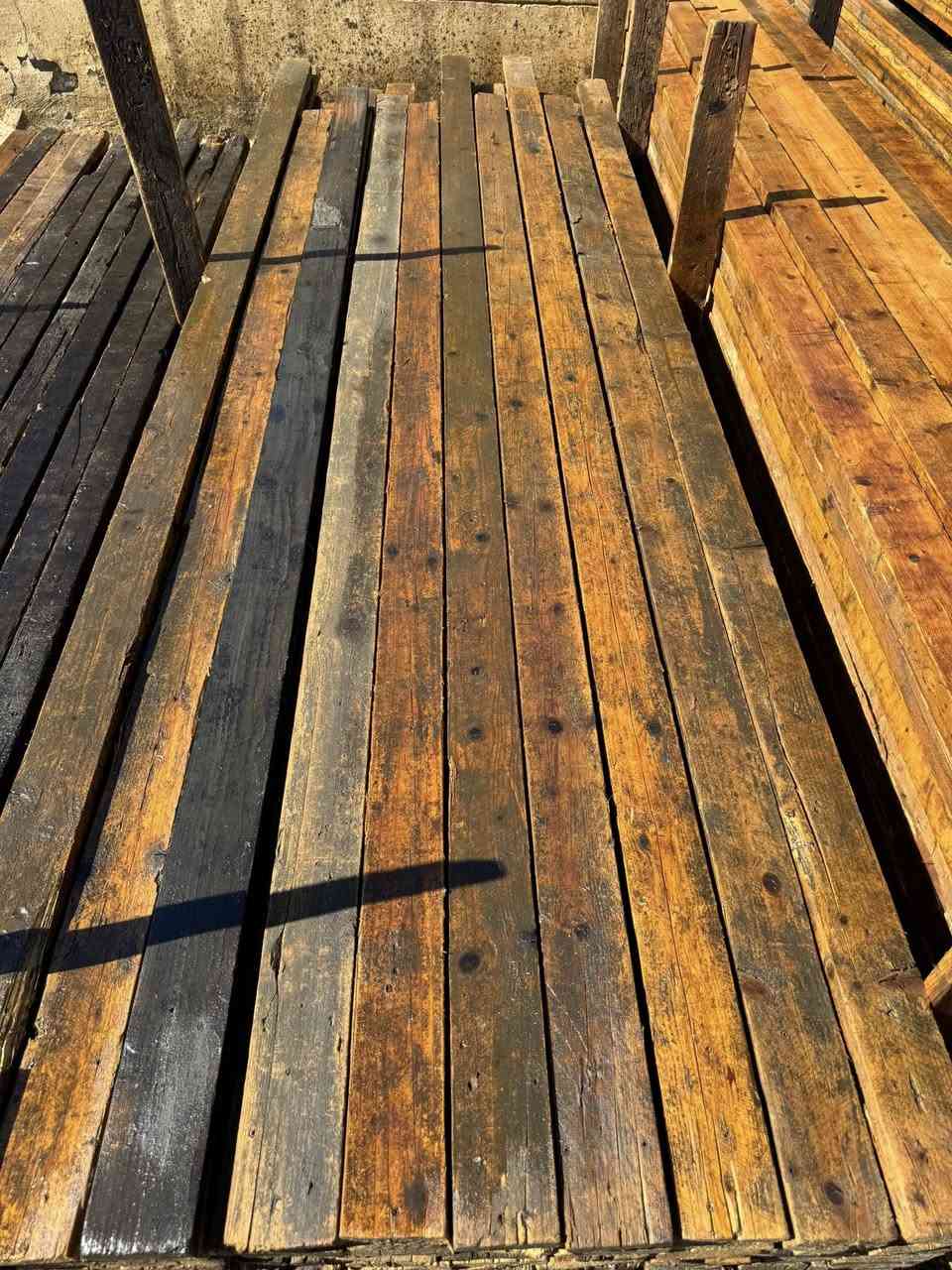 قالب خشب للبيع  عدد 15 مكعب وربع ( أنج تارس روسي شرط ) نظافته 90 بلمية ***********
