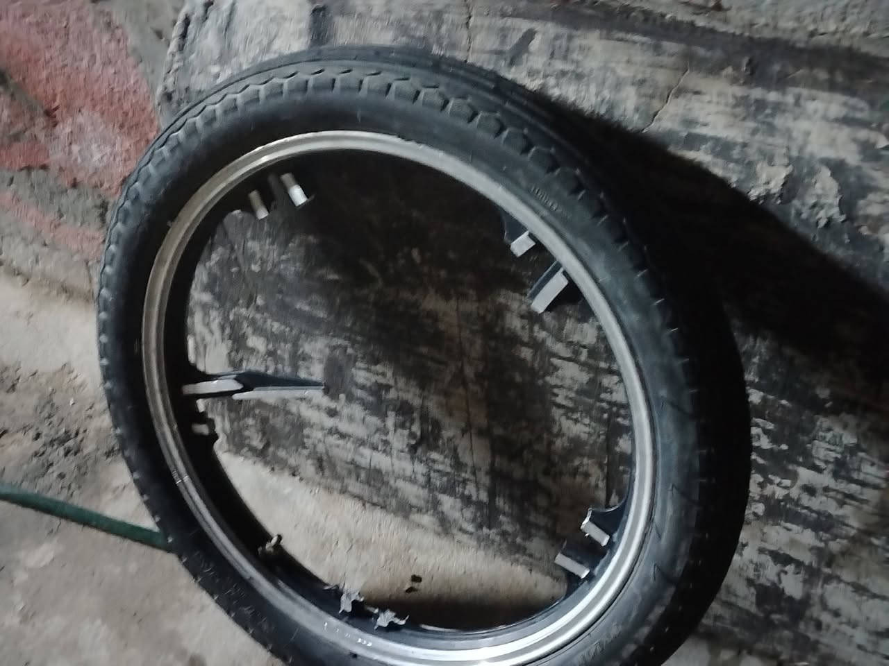 دراجة سونك موديل 2024 جانت بالحجز طاك بس الويل بيه الداجة خير من الله مكاني بابل السعر 450 اوراقها اخذوها بال حجز ابيعلك علا حطه جديده بعدها غارضها موجودة ***********
