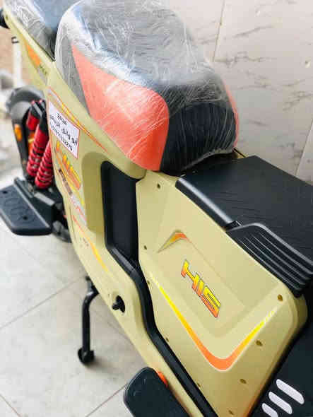 السلام عليكم 
R9 فئة  HIS
للبيع دراجة جديدة مثل ما موضح ب الصور واحلا بعد تحكم قيادة  بلاتوث 4 نمر  5 بطاريات الدراجة مماشية كلش نضيفة مع شاحنة اصلية و بصمات عدد 6 
السعر 550 
الاستفسار ع الرقم ***********
