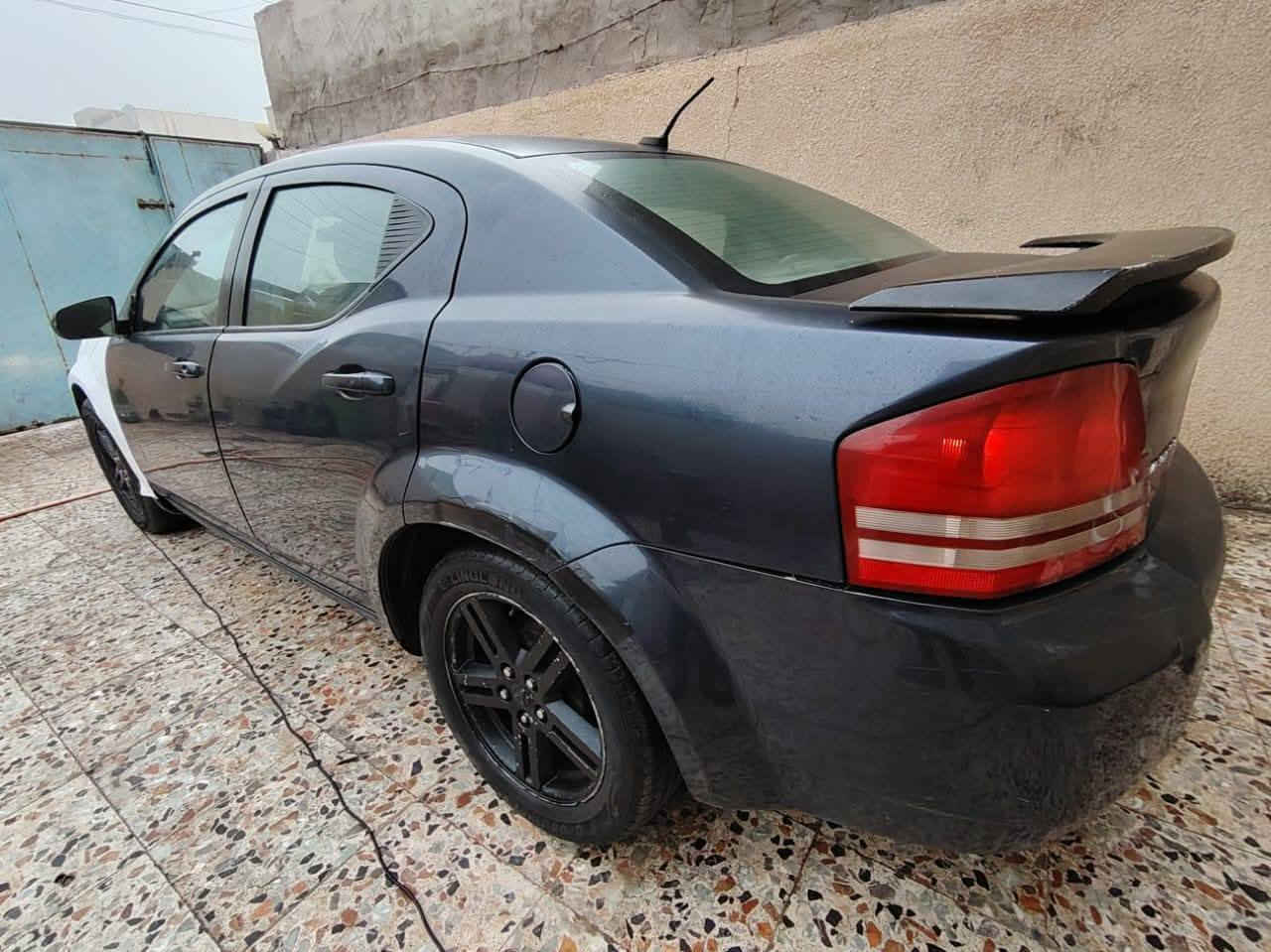 سلام عليكم 
دوج افنجر 2008
رقم دولي
كلشي تمام
حداديه جديده 
كير مكينه تمام
كهربائيات كله تمام وشغلات عالي ناصي
للبيع او مراوس سعره 65 وبيهه مجال
مكاني ابي خصيب حمدان
*********** شط العرب, البصرة
