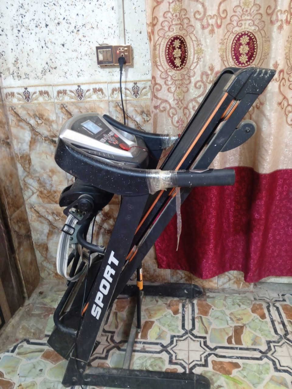 السلام عليكم
جهاز  جريي ركض للبيع ياباني مال باله اصلي 
مابي شي جاهز السعر 275 وبي مجال بسيط
*********** بي واتساب العنوان خلف مركز شرطه قرب بيت رائد جابر
