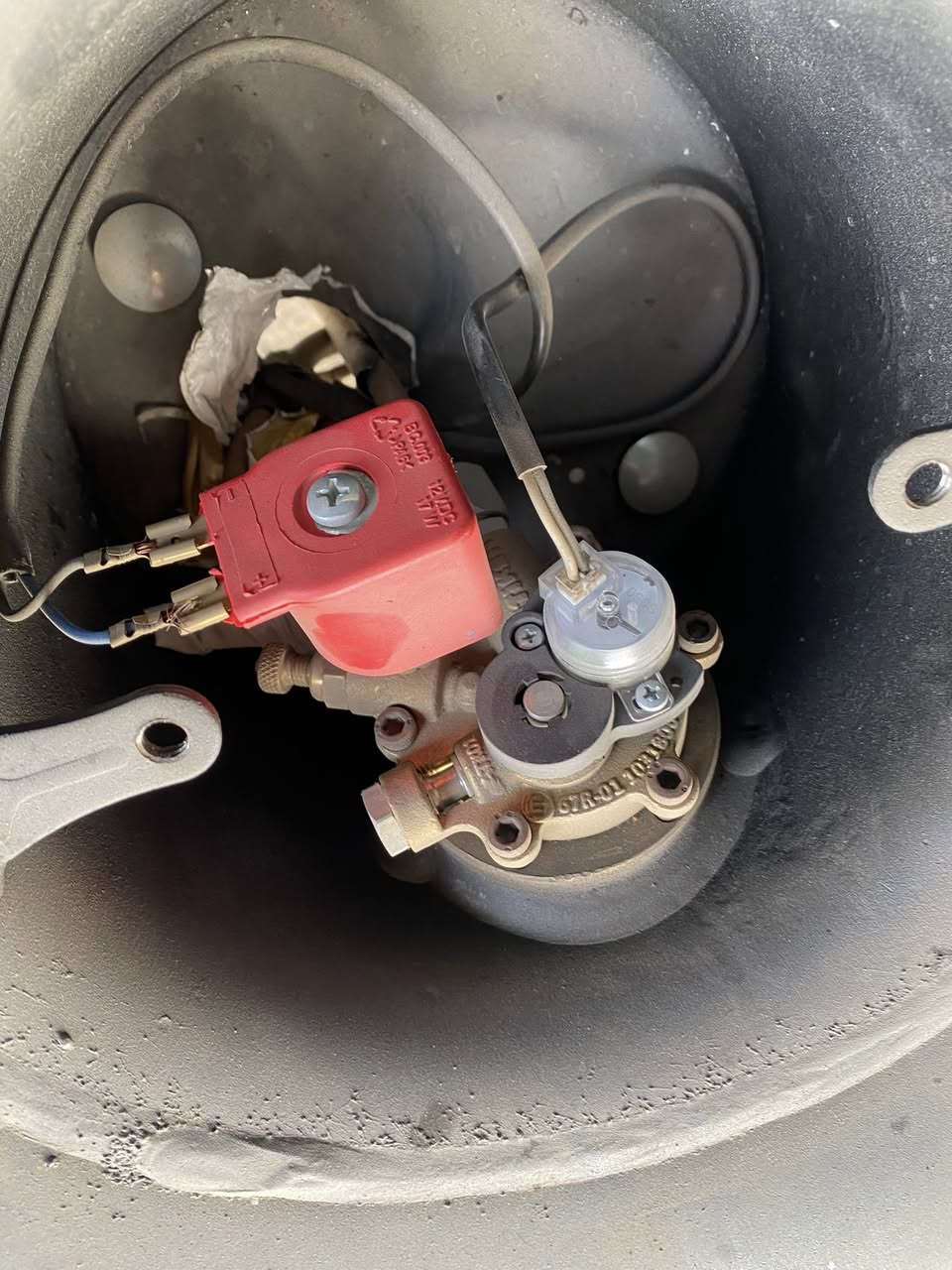 السلام عليكم للبيع منضومة غاز بيها كارت اصفر من ابو غريب سبب البيع هو ما اعرف حتى افول غاز ولا اعرف شلون استخدمة اشتريت السياره وهوه بيها السياره جيب 6 سلندر بعدها مشدوده مفاتحها رقمي ***********
مكاني البلديات
