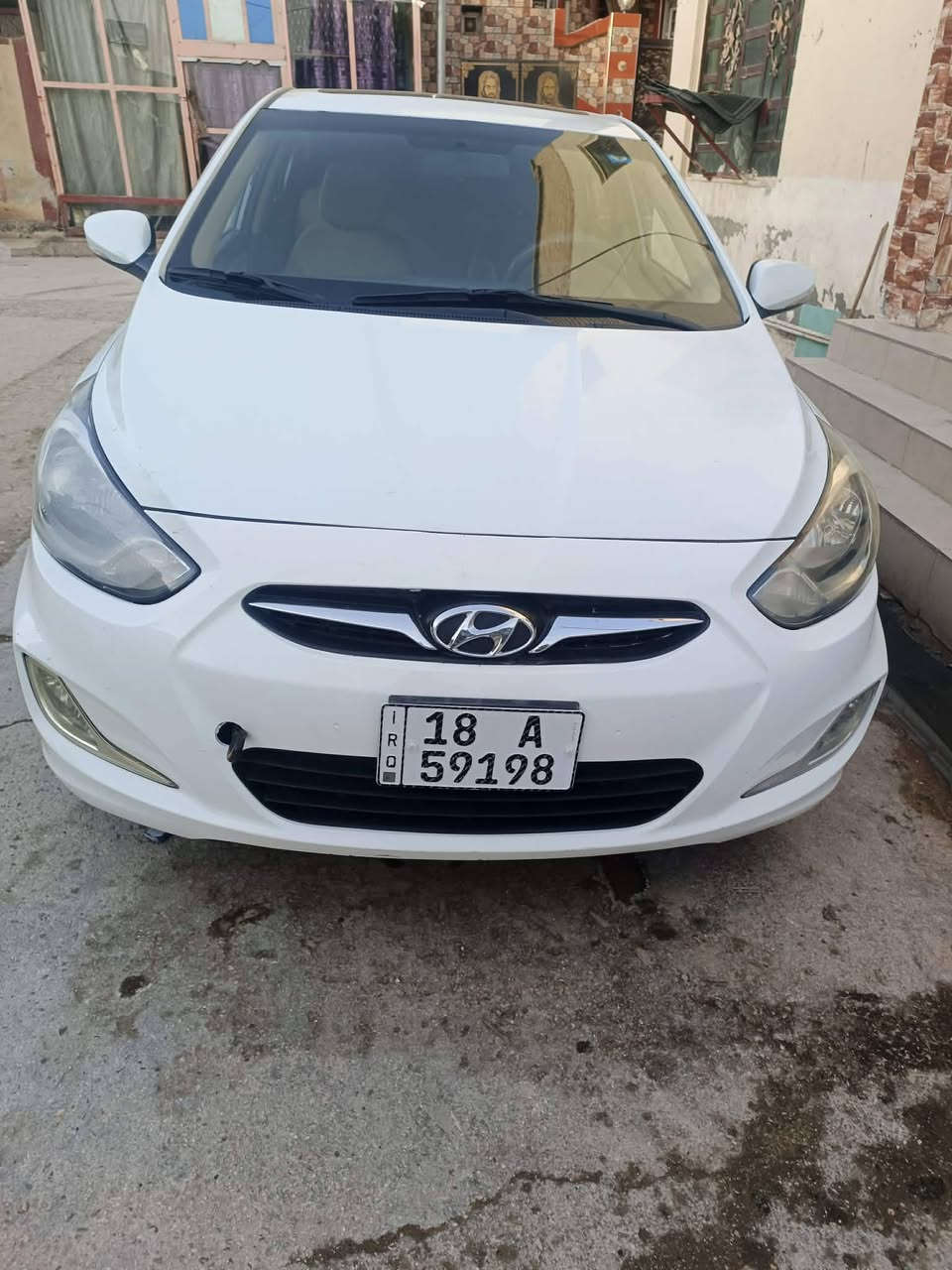 سلام عليكم للبيع اكسنت موديل 2014 فول مواصفات محرك 1600 دوش ما مفتوح عل شركه مواصفات فتحه شاشه كامره خلفيه تحكمات جهتين داخل لونين اشاير بلمري 5ويل كب كروم فول لفول سياره على ايدي من الشركه بيها جاملغ مبدل اصلي والباقي مكفوله كفاله عامه كير محرك حداديه كله كفاله عامه ماشيه 110 اصل عدتتها مال الشركه موجوده حتى من البارد مكفوله وبسمي كبل عقد مروري السعر 100 وبيها مجال بسيط ***********  *********** مكاني بابل القاسم
