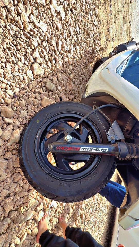 السلام عليكم دراجه سايم  موديل ١٦ جديده محرك بلادي مامفتوح برغي ع الشركه الدراجه كله على البلاد  مكاني الفلوجة  التواصل ع رقم الهاتف ***********
