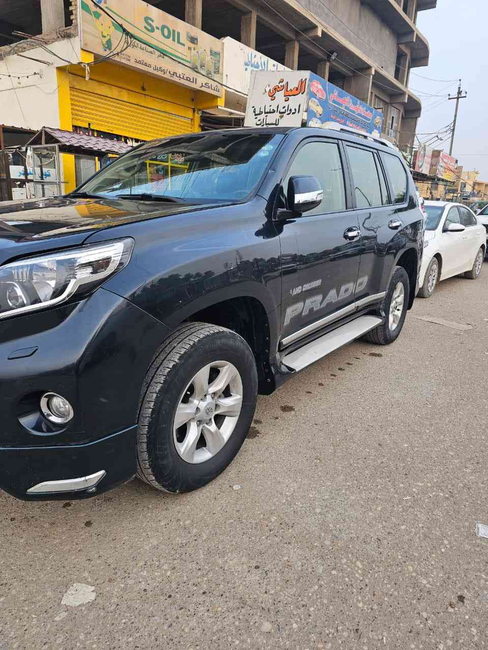 السلام عليكم 
برادو موديل ٢٠١٣ شكل ١٤ مكينة ٤ سلندر
سيارة جديدة مكفولة ماعدا البنيد فقط مرشوش اثر جراد
رقم اربيل السيارة جديدة مكانها واسط العزيزية 
الشراي يتصل على الرقم   ***********   اي استفسار اتصال على الرقم اني مكلف بلنشر
