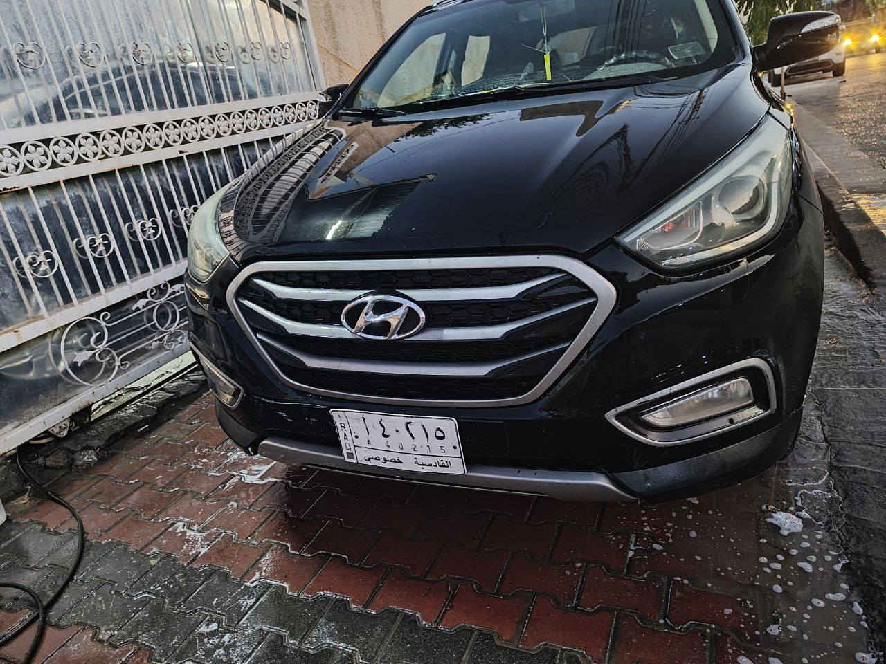 وارد امريكي
 محرك 2400 دوش ممفتوحه
حادثها بنيد ومعمر نفسه
وقطعتين رش ويه البنيد
ليبل واحد 
ماشيه.121الف
سنويه ل2028
مشروع وطني 
المواصفات اعتيادية تحكمات وتدفئه كشنات
كشنات مخمل جلد
داخل لونين قرمندي
125$
*********** 
*********** حلة, بابل
