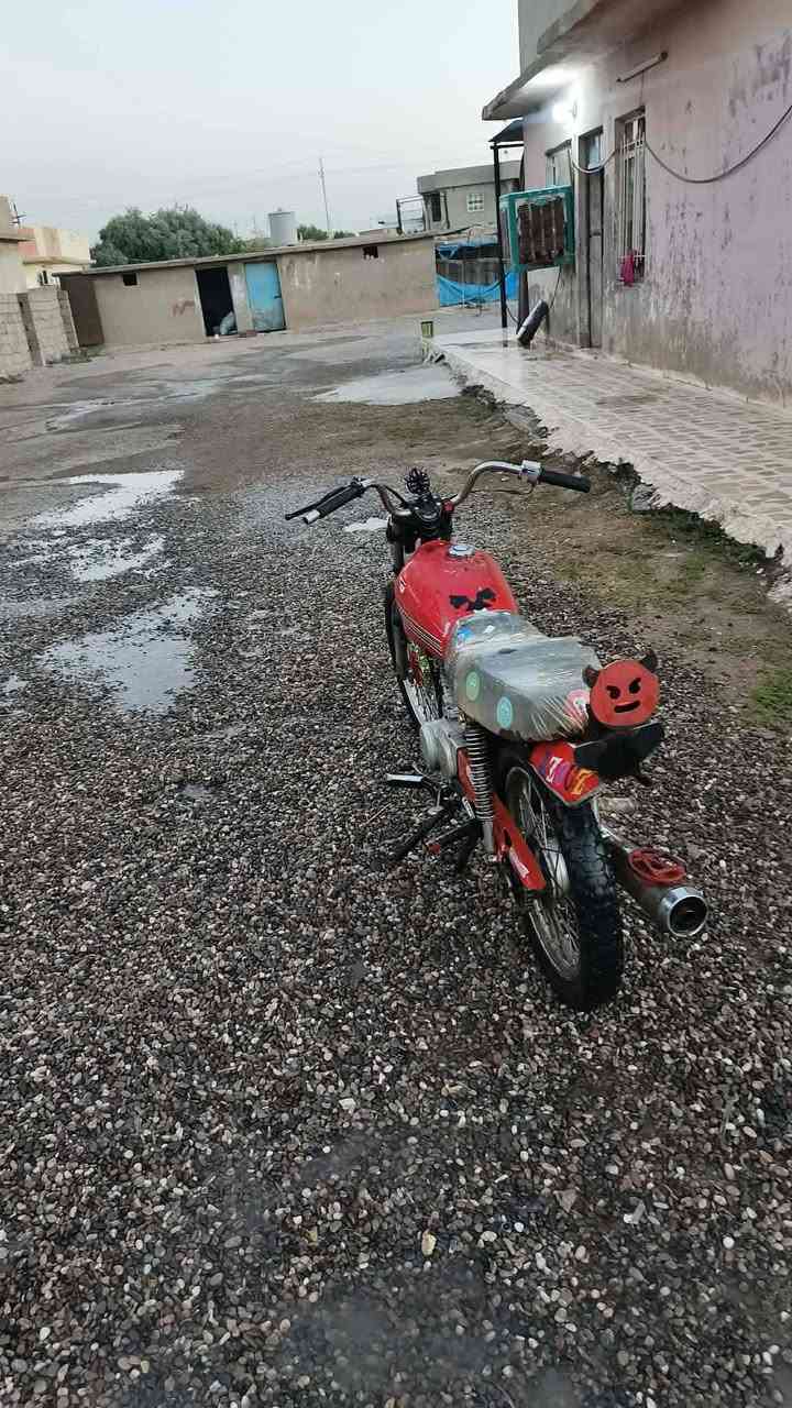 للبيع ومراوس دراجه تايكر 20محرك نضيف لمعه لسه بيه مفتوح مره وحده  شرط يرفع 1.2.3صوت دمعه كزوز ابو نجمه كلشي مايعوزه شغل وامشي ب250وبي مجال راسل وتدلل مكانك گياره قاطع السبعاويين الرقم ***********
