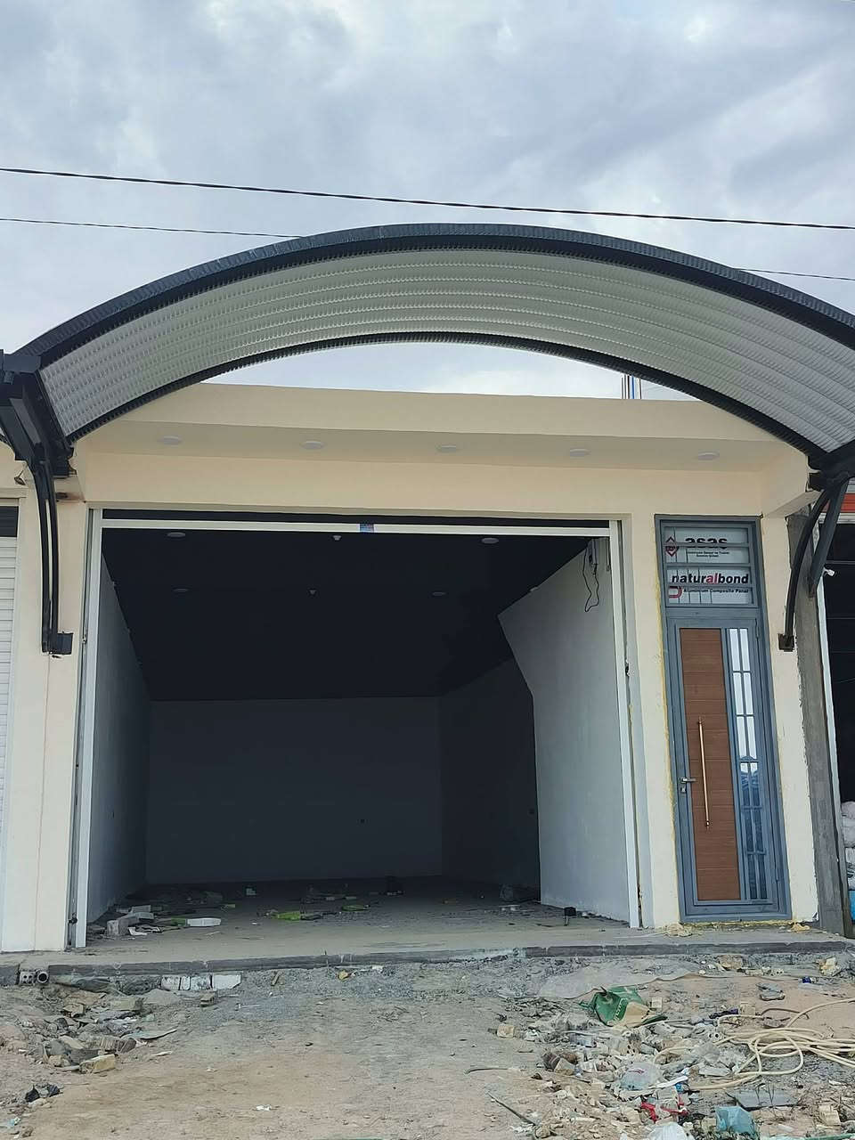 على بركة الله
فرصة استثمارية 

قاعة تجاريه للايجار 

الموقع الحولي الاول قرب العلوة والمجمع السكني وجه الحولي الاول 

تصلح مكتب زراعي ..مجمع انشائية .. مجمع أجهزة كهربائية 

للاستفسار مراسلة الصفحة أو الاتصال على الرقم ***********
