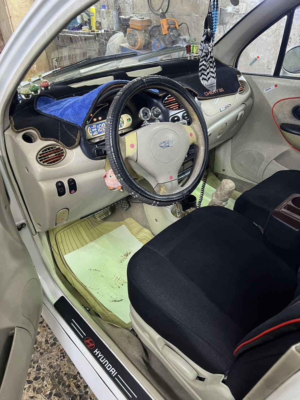 للبيع كيوكيو ٢٠١٠ سيارة جاهزه أي نقص مابيها سعره ٣٢ وبيها مجال عنوان بغداد الكفاح ***********
