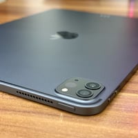 ايباد برو حجم 11” معالج A12Z Bionic إصدار 2020 لون فضي المواصفات: 🔹 تخ...
