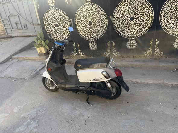 سلام عليكم بوليس مسصره شاشه جبيره دراجه كلها شغاله نقصها بس لوجه مال شاشه شلعه معدل كلها شغاله مكان بغداد الشعله السعر 600بيها مجال بسيط رقمي ***********
