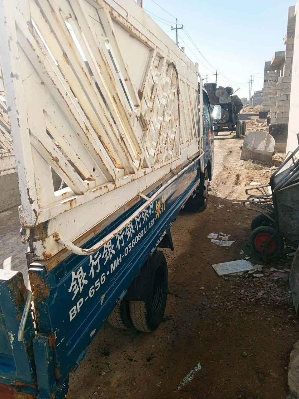 السلام عليكم ورحمة الله وبركاته كيه فحل فونتيره للبيع موديل ٢٠٠٢ رقم بغداد كير محرك اكسل شاصي كله مكفوله سياره بسمي رقم بغداد رقم شاصي كله واضح السعر ٧٠ ورقه وبيه مجال بسيط الشراي يتصل *********** ***********
