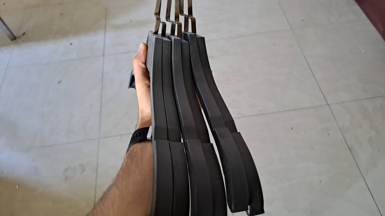 سڵاو بەڕێزان 
ئەمانەم لایە بە نرخێکی زۆر هەرزان ئەیانفرۆشین

***********
