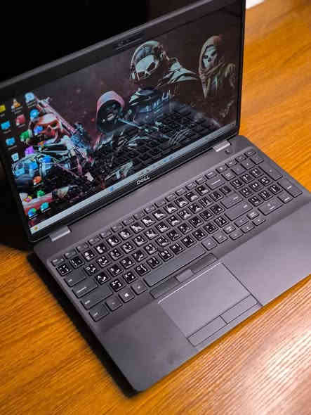 الجيل التاسع  Dell Precision
3541

جيل تاسع معالج- فئة H

🔧 يشغّل: رندرة ومشاريع 3D — برامج هندسية (AutoCAD, Revit) — مونتاج وتحرير فيديو — برامج التصميم الاحترافي -- والالعاب.

المواصفات:

المعالج: Core i7 — الجيل التاسع — فئة H

الرام: 16 GB DDR4 (قابل للتطوير)

التخزين: 256 GB SSD M.2 (قابل للتطوير)

كرت الشاشة الخارجي: NVIDIA Quadro — 4 GB

كرت الشاشة الداخلي: Intel (مشاركة) — 8 GB

الشاشة: 15.6″

🎁 الهدايا والملحقات:
• حقيبة لابتوب 🎒
• شاحن أصلي 🔌
• ماوس 🖱️
• ماوس باد 🧩
• تغليف احترافي (بابلز + كرتون للحماية التامة) 📦

🛡️ الضمان والخدمات:
• فحص عند الاستلام مع المندوب ✅
• ضمان 7 أيام بعد الاستلام ✅
• نفحص ونرتّب الجهاز قبل الإرسال
• تنصيب ويندوز حسب الطلب + جميع البرامج الأساسية + Office مثبتة

السعر السابق:  520 الف
 السعر الحالي: 480 الف ثابت

 التوصيل متوفر 

📱 للطلب / استفسار (واتساب متوفر):
***********
