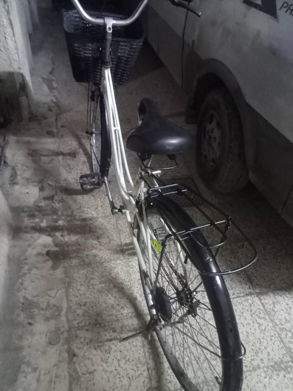 السلام عليكم باسكال البيع سعره 40  بغداد البياع الشهداء
جامس حجم 26
الرقم الهاتف 
***********
بي واتساب
