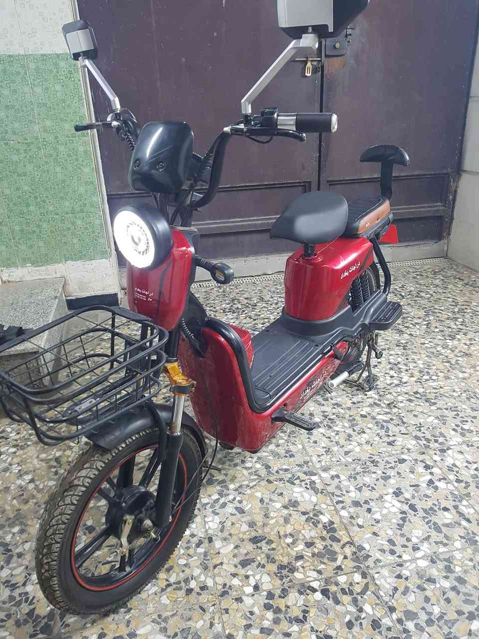 السلام عليكم 
دراجه شحن حجم ٢٠
كامله كل نقص مابيه 
استخدام قليل 
بطاريات كبار 5
ملف حجم كبير 
سرعه ٨٠ حقيقي
شاحنه الاصلي 
السعر 350 الف
بغداد الامين الثانيه 
***********
