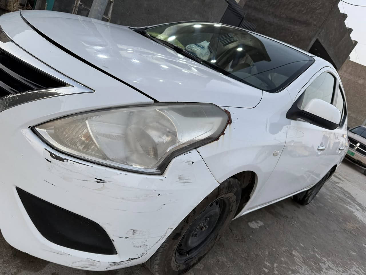 السلام عليكم
للبيع نيسان سني 2018
هندي ابو الابليته الزركه لون ابيض 
رقم بغداد
السياره مكفوله 
 والكير والمحرك مكفولات 
تبريد تدفئه كله شغال 
مواصفاته مال السني المعروفه 
شاشه وكامراه خلفيه تحكمات ستيرن
السياره جاهزة دوشمه كامله 
هاي موضحه كدامكم بلصور بيهه فقط بارد قليل 
سعره98 ورقه وبيه مجال
مكاني بغداد الغزاليه
فقط الشراي الحقيقي فقط يتواصل 
***********
