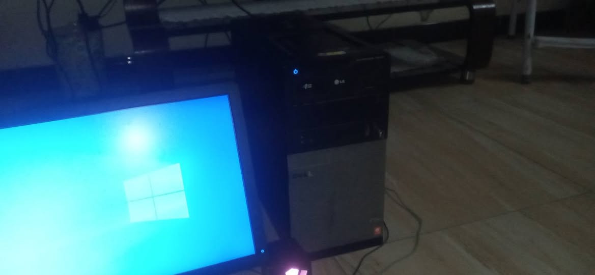 سلام عليكم ***********
كيس كامله يجي وياها شاشه Dell حجم 19 مع كامل الكيبلات مواصفاتها
intel core i5 3470
Ram 16
SSD 128
HDD 500 بي العاب قويه
PSW 450W حقيقي
نظام كامل ويندوز 10 مفعل وانزل برامج حسب الطلب وهذه الالعاب الي بالحاسبه
Cod 2
Cod Modern warfare 2
Minecraft bedrock اصليه مو نسخه تجريبيه
Far cry 3
Gta 5
The long drive
Minecraft Java
Gta sa
Max pane 3
Beamng drive
الهارد بي كل هذه الألعاب
وسعرها 205 هي والتوصيل
يجي وياها شاشه مع كامل كيبلاتها
للتواصل خاص او واتساب ***********

