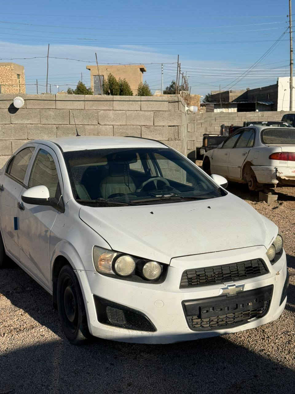 السلام عليكم
سونك موديل 2013

كير ومحرك كفاله

كفاله عامه ما بيها اي ضربه او صبغ

سياره كامله من كلشي 

تبريد كهربايات صدرها كلها جديد.

سياره ما ناقصها كلشي

مزاد وزاره الداخليه باسمي اني

شاشه كبيره

سعرها 42 وبيها مجال بسيط جدا جدا

مكان الانبار الرمادي

الاتصال ***********
