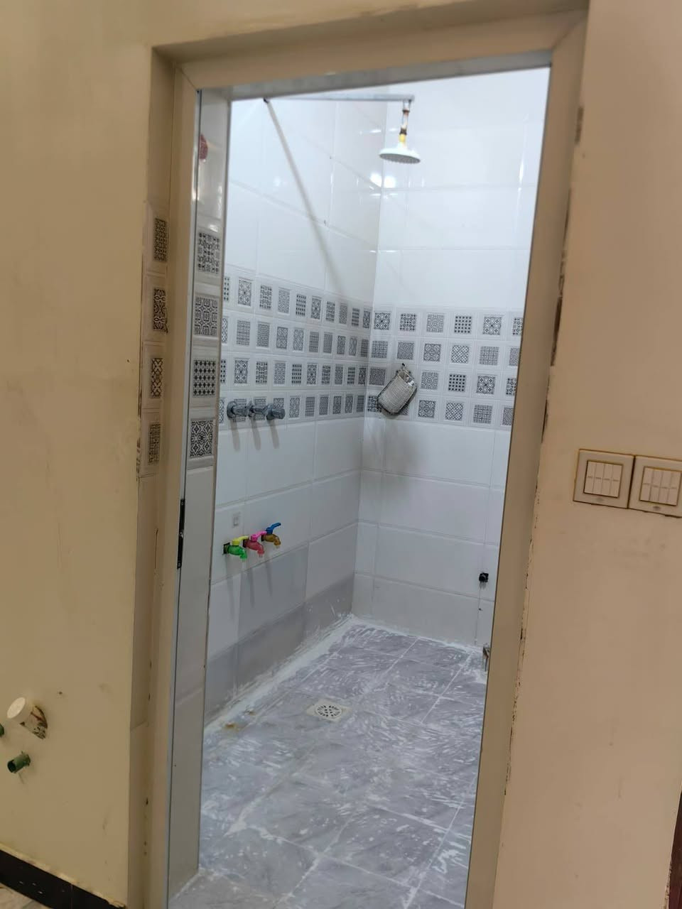 السلام عليكم
بيت للبيع مساحه ١٦٠ متر بحي الاسرى الزراعي شارع حسينيه ام الحسن والصور ملحقة بالمنشور للاستفسار ***********
