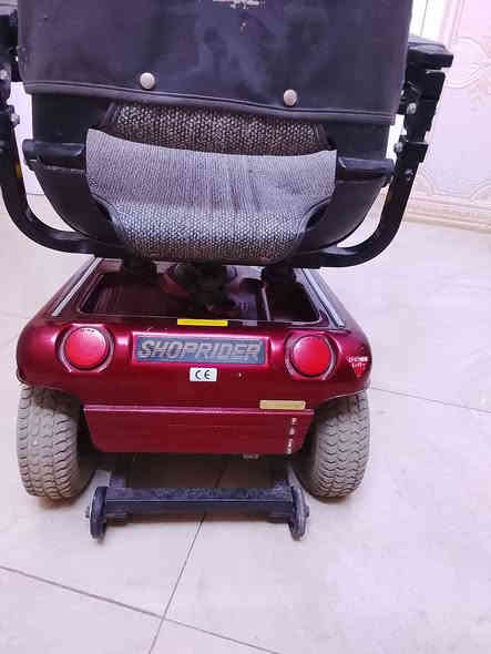 سكوتر شحن مال معوقين ذو الاحتياجات الخاصة شغالة كامله تحتاج شاحنة فقط سعر ٤٧٥ مكاني بغداد الحريه الاستفسار واتساب ***********
