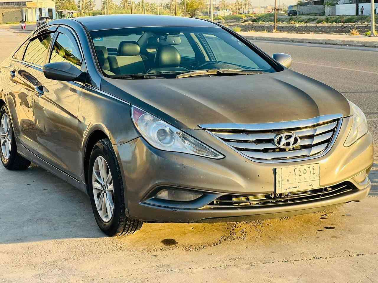 السلام عليكم
سوناتا موديل ١٣ 
كير مكينه حداديه تخم تاير جديد تبريد تدفئه شغال أمريكيه حادثها جاملغ وبنيد بدون دواخل ليبل واحد سياره خير من الله جهازه ع اخير سعر95 وبيها مجال 
***********
***********
