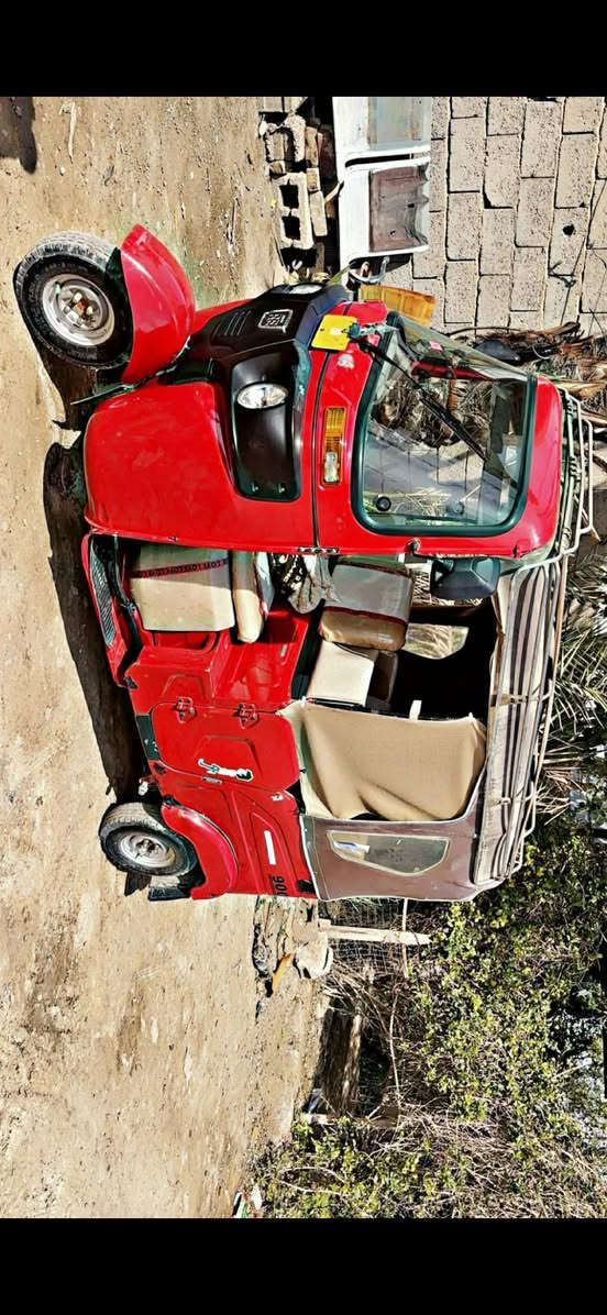 السلام عليكم تكتك للبيع موديل ٢٢ رقم وسنويه بسمي تكتك كفاله عامه  ***********
