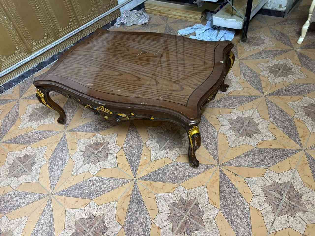 للبيع تخم زان تركي ملكي ١٠مقعد مع طبله وسطيه اخو الجديد ***********
