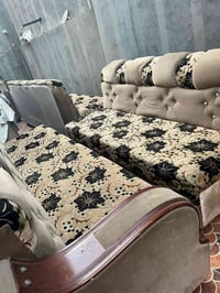 ديوان ٨ قطع • خشب ثقيل • نضيف جداً