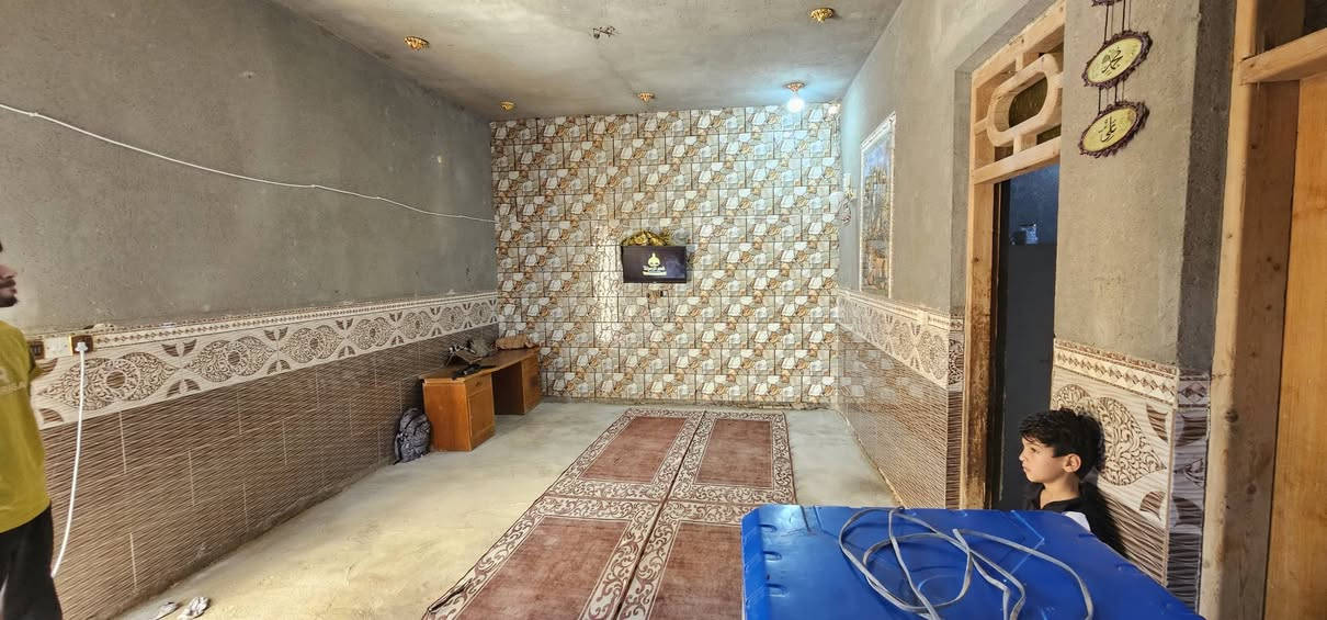 بيت للبيع البناء متكون غرفتين وصاله وصحيات داخليه وخارجيه
العنوان كوت زويرجات بدايت شارع الزنابره بلفرع رابع بيت عن شارع الزنابره الاستفسار***********

***********
