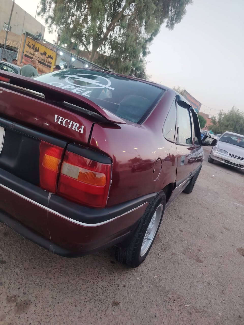 يالله سلام عليكم فكتره موديل، 92 صبغ جمالي داخل مصوج محرك 2000 كير عادي اصل تبريد بس ما يشتغل سنويه 27 جام كهربائي صدر جديد سعره 30 بيه مجال مكان هيت حي البكر رقم هاتف ***********
