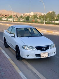 صني 2011 • عادي • ابيض