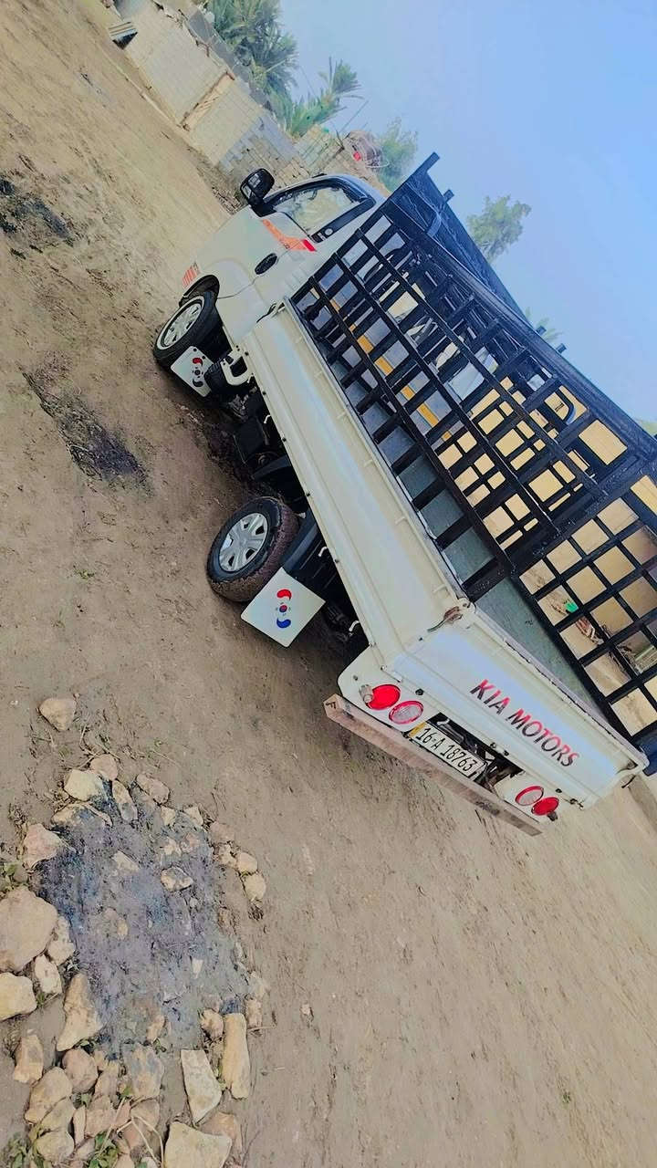 كيه حمل للبيع موديل ٢٠١٥ رقم قادسيه كفاله عامه تبريد تتفه سياره جاهزه ما عايزه غير السايق تخم تاير وحداديه عل الشرط مكان الداونيه الحمزه الشرقي رقم الهاتف ***********
