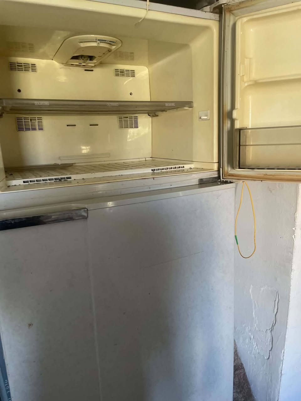 للبيع ثلاجه شغاله ميه بل ميه 
السعر 35دينار 
0781648721
الموقع اربد


**إذا كنت صاحب هذا الإعلان وتريد حذفه لأي سبب، رجاءا أرسل رسالة إلى الدعم الفني**