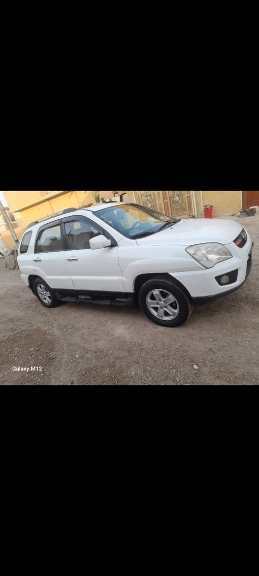 السلام عليكم كيا سبورتج موديل 2009
خليجي مكينه2000 بيهه بارد كد شبر بالجاملغ الأمامي الأيمن 
السعر:120 وبيهه مجال بسيط
للأستفسار : ***********
