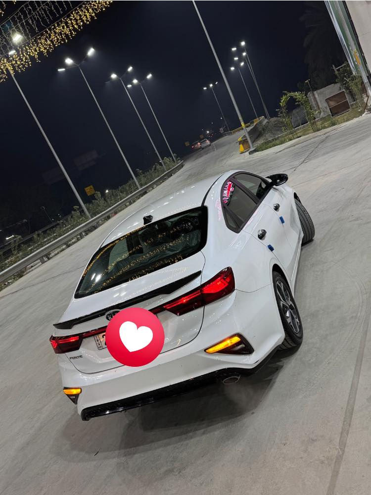 سلام عليكم كيا فورتي موديل 2021  رقم سليمانية ماشية 50 ميل
المواصفات
اللون ابيض صدفي 
شاشة جبيرة ابل كار بلي
مثبت سرعة
قيادة ذاتية
رادار توقف
تحديد مسار
وبقية المواصفات معروفة الفورتي معروفة 
الضرر خشم البنيد باردين فقط والباب اليمنه بارد قليل الدعامية فقط صبغ الامامية جمالية الاستفسار ***********
ملاحظة اللي يكول ليش مكاتب السعر اكو هواي يكسرون او بس يعلقون 
تحياتي
