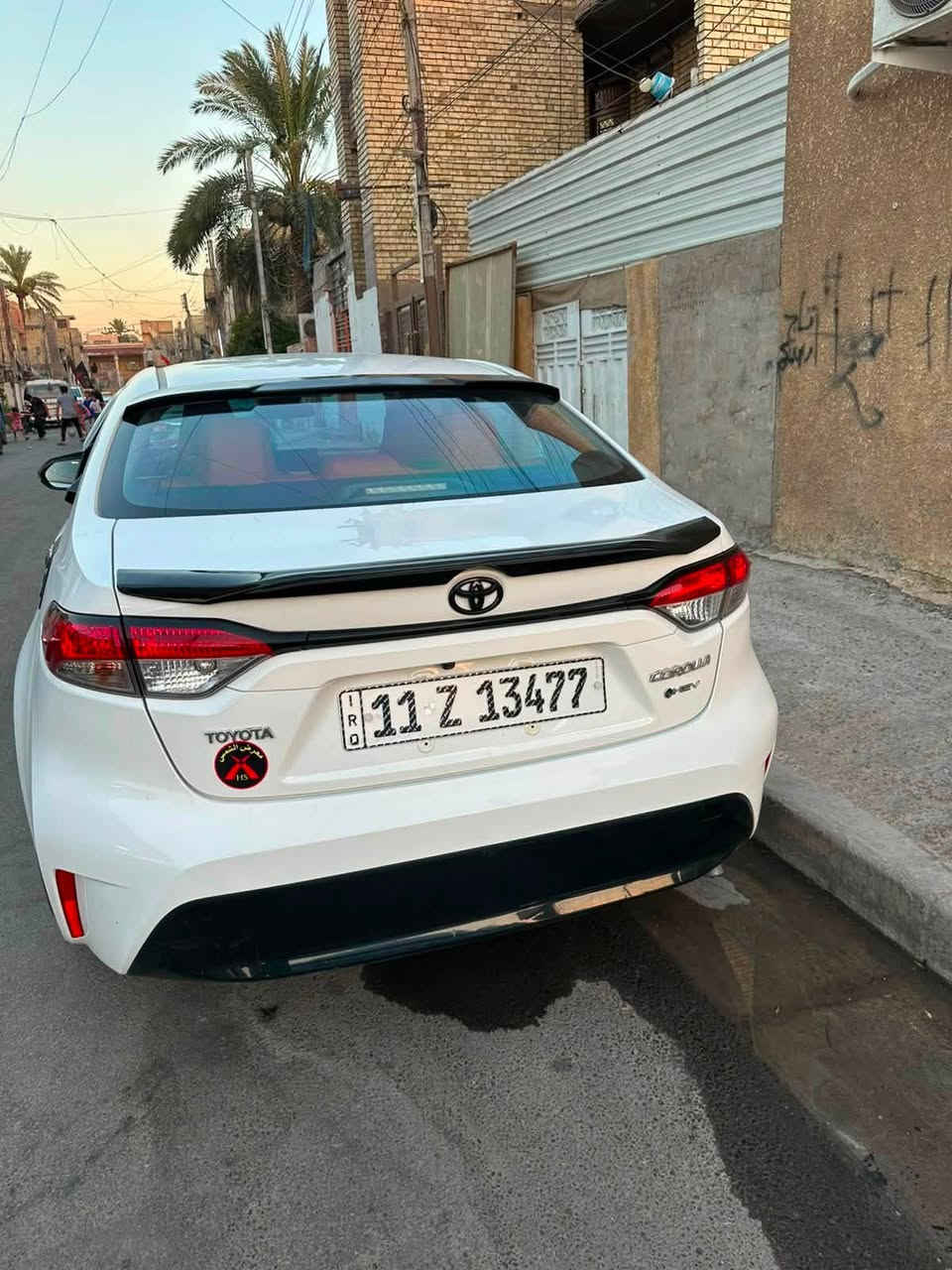 سلام عليكم  كورلا هايبرد وارد صيني موديل 2025 ماشيه 11 الف مكفوله سياره عازل حراري جميع الجام مدوشمه كشنات ارضيات سياره كامله من كلشي سستم كاربون فايبر من داخل سياره مصروف عليه هواي السعر 26 مليون بيه مجال بسمي تحويل مباشر الرقم ***********
