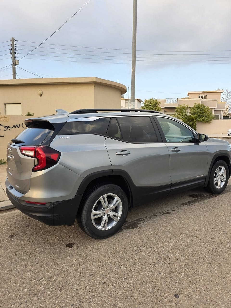 GMC TERRAIN 2024 SLE AWD
جيمسي تيران 2024 SLE AWD 
دبل اكسل 
29000 km 
كشن هيتر 
كشن كهربائي 
اوتوستوب 
محرك كير وكهربائيات بشرط 100%
رادار جانبي 
كامرة خلفية 
3 مود قيادة 
سقف وبنبد صبغ بدون دواخل بشرط 100%
ارباك ستيرن راجع بلادي بشرط
كاتي تترقم شمالي فقط
مكان السيارة اربيل 
***********  واتس اب

