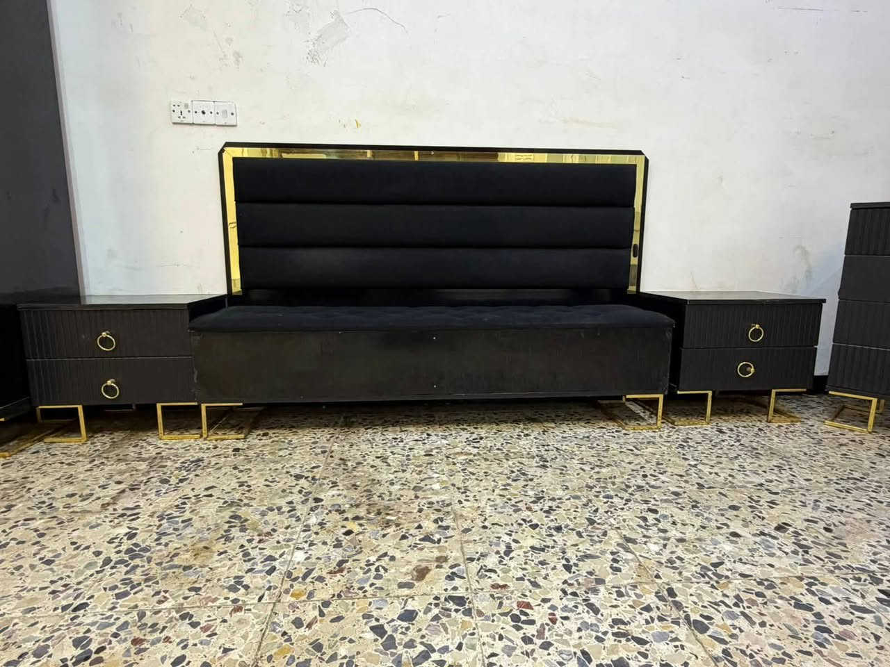 غرفه  ماركه نضافه 90
لون مميز❤
تسع قطع🌺
برغي وجوي حديد الكناتير منفصله 
شازلون مخزن
سعر800
واصل شد ونقل داخل بغداد مجاني محافضات كروه

#متابعين


**إذا كنت صاحب هذا الإعلان وتريد حذفه لأي سبب، رجاءا أرسل رسالة إلى الدعم الفني**