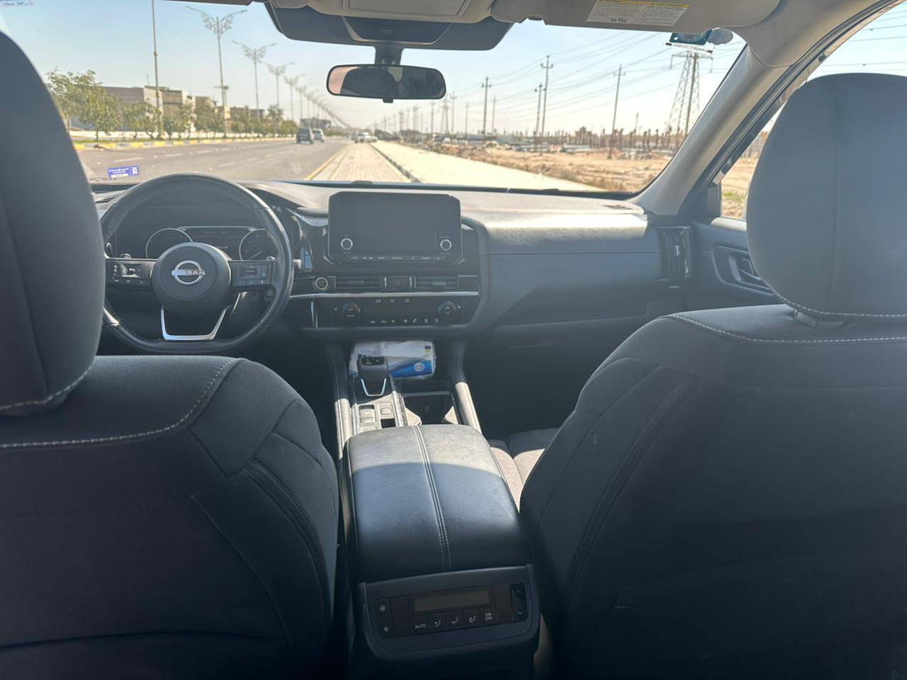 سلام عليكم
نيسان بافندر موديل 24 امريكيه السياره 
السياره جديده وجهازه من كلشي 
رقم بغداد مكان السياره كربلاء
***********
