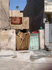 150 متر زنجيل عل سوك حي الجوادين وعل فرع لبيع المكان قرب سوق حي الجواد...