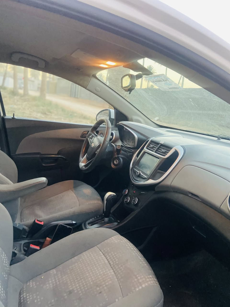 السلام عليكم افيو سونك موديل ٢٠١٧ابسياره نضيفه حيل بيه شبر بل جاملغ والبنيد  شاشه كامره سنتر لوك كير مكينه خير من الله حداديه جديده رايده ٨٥مكانه بابل جزائر ***********
