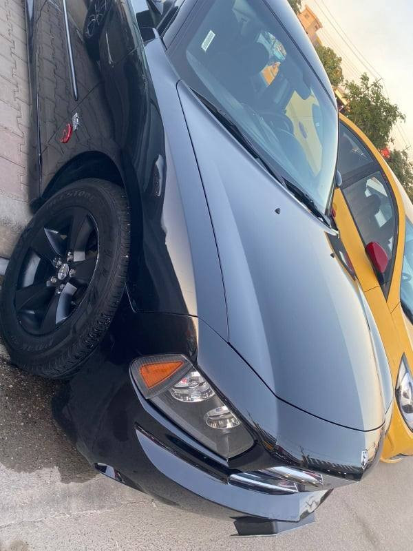 للبيع جارجر 2010
مكينه 3.5 اصل 
ماشيه 190 الف ميل 
سيارة رقم اربيل 
بي ضرر فقط بيدنه صار جامرلغ خلفي سايق صبغ بدون دواخل 
بي مكانين بارد 
السيارة جديدة مامشتغله خط 
بدون جلح سيارة 
مكينه مامفتوح 
مكان السيارة كركوك 
***********
السعر 125 وبي مجال بسيط
