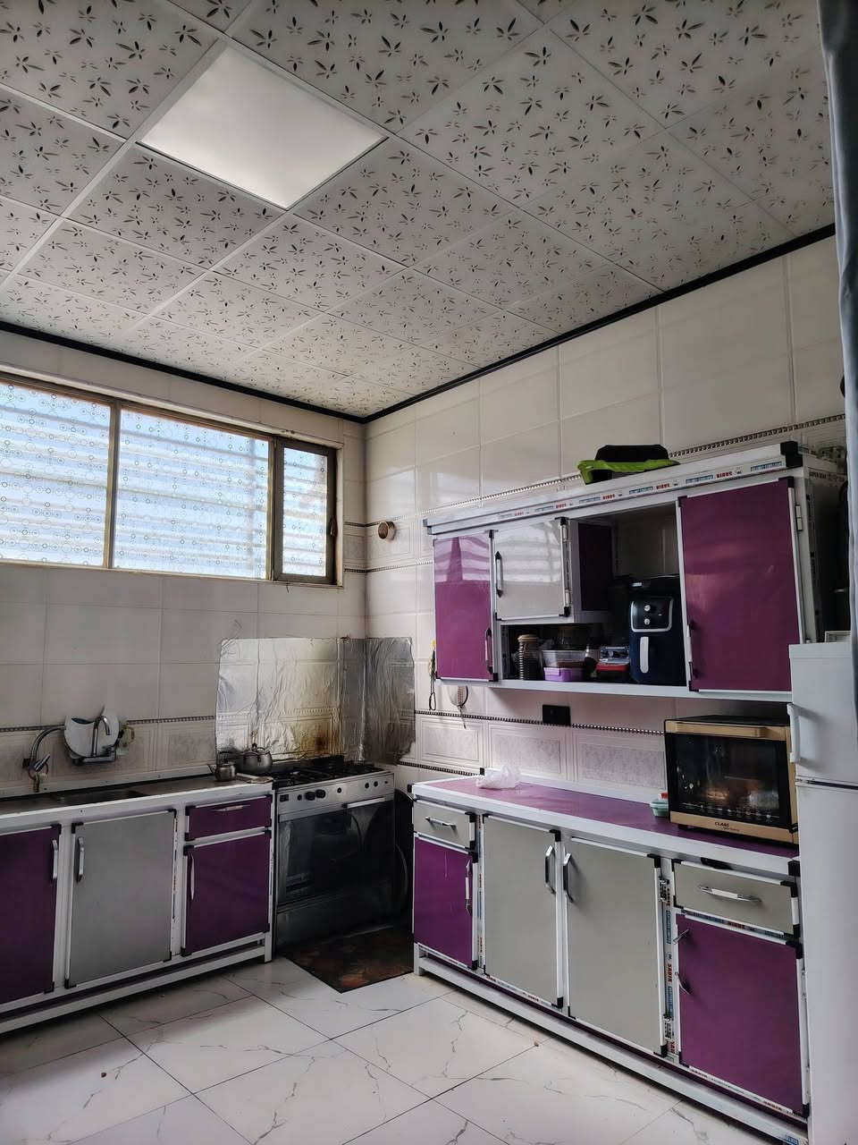 بيت للبيع بلحر ١٠٦م طابقين  سند ٢٥ شارع الجنسيه القديمه ✅ ✅
3 غرف نوم واستقبال كبيره
وصاله كبيره ومطبخ 3 صحيات 
للستفسار *********** اني صاحب البيت
صور كامله للبيت موجوده  ✅تم تنزيل السعر✅
سعره مناسب بنسبه للمنطقه
قريب ع الإمام الحر وعن شارع الحر الرئيسي
