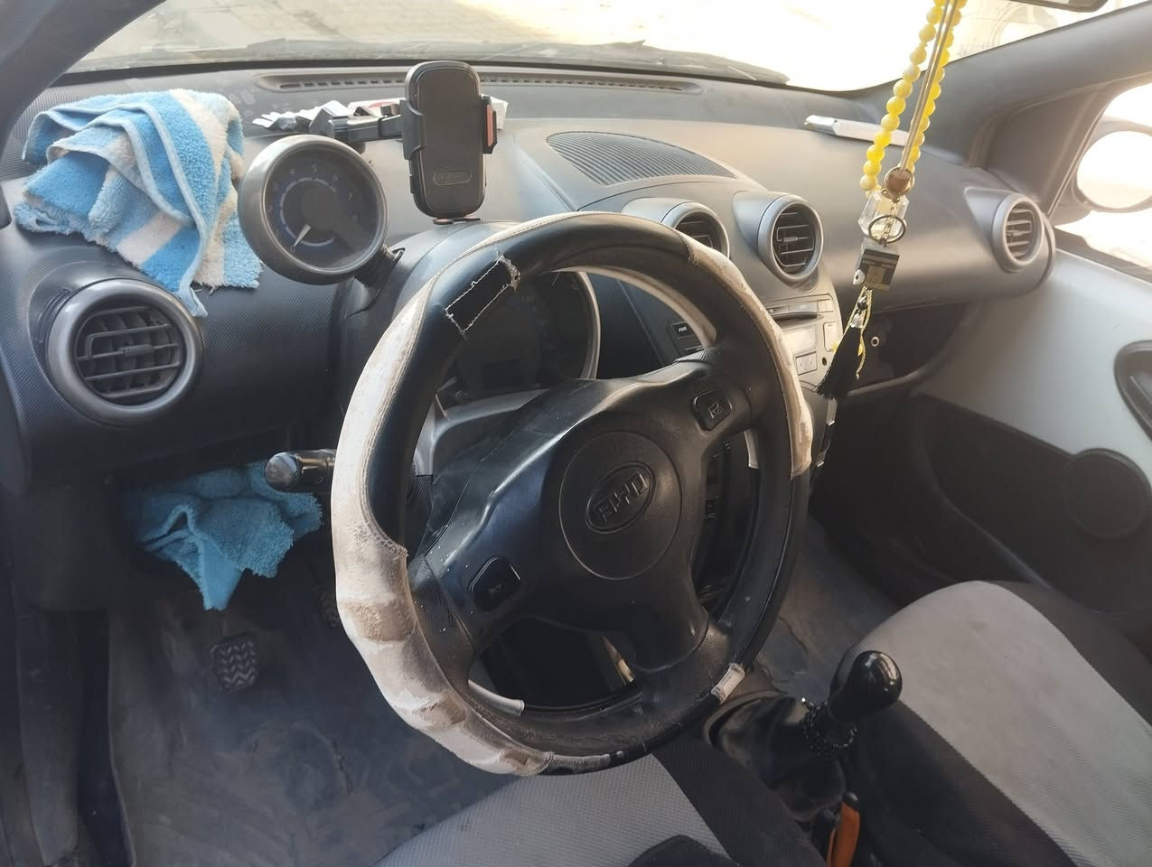 بي واي دي موديل 2013 رقم بغداد بصمة كير عادي سعرها 30ورقة وبيها مجال مكانها نجف ***********
